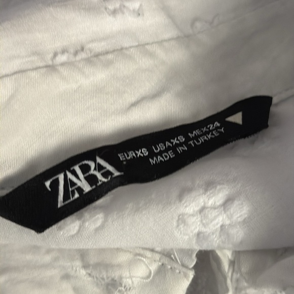 Zara White Floral Ruffled Blouse With Button Detail - Picture 6 of 9